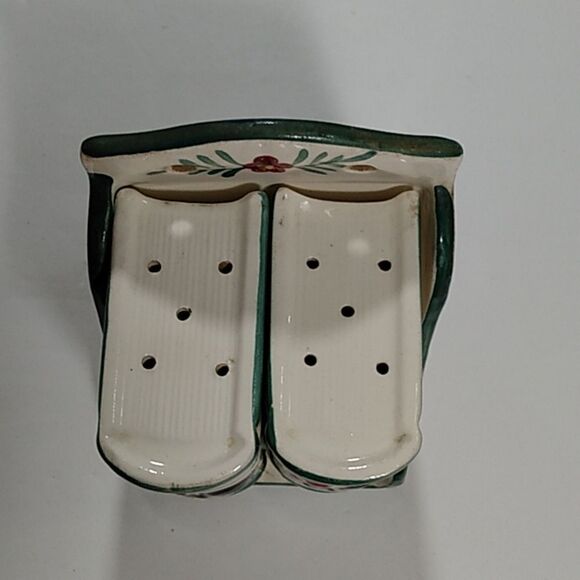 Vintage Japan Handpainted Ceramic Wall Mount Salt & Pepper Shaker Set Roosters - Picture 13 of 13